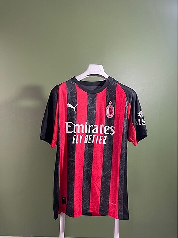 Milan 2025-26 Ev Sahibi Forma