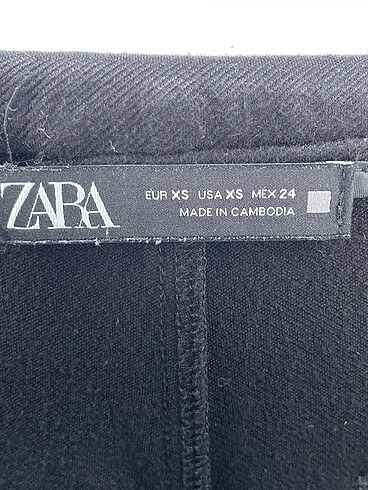 xs Beden siyah Renk Zara Düz Kesim %70 İndirimli.