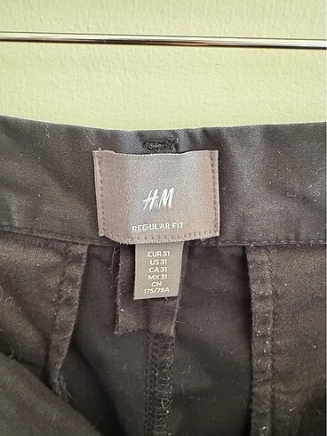 31 Beden siyah Renk H&M ŞORT 31 BEDEN (REGULAR FIT)
