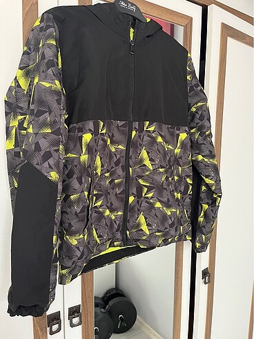 LC Waikiki Erkek çocuk yağmurluk