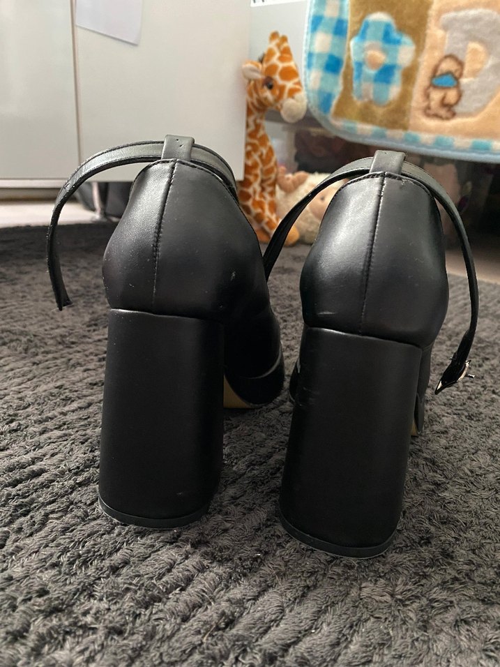 Siyah kalın topluklu tokalı platform topuklu - Görsel 3