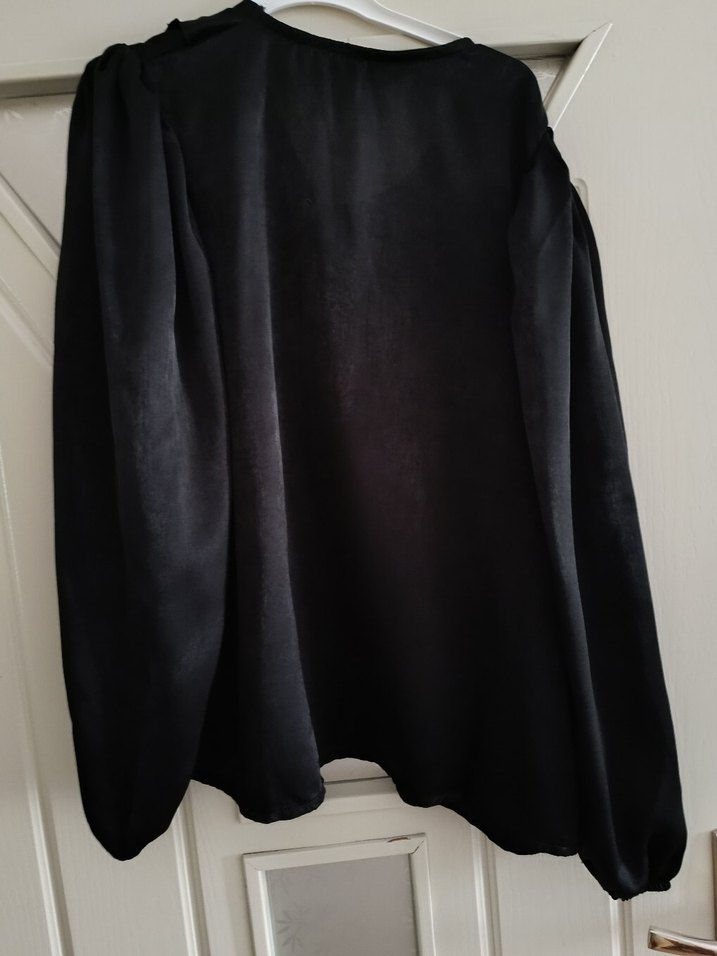 Siyah Uzun Kollu V Yaka Kadın Bluz - Görsel 4