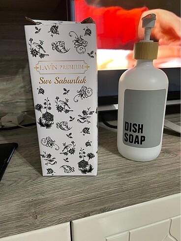 Cam sıvı sabunluk yeni kutuda