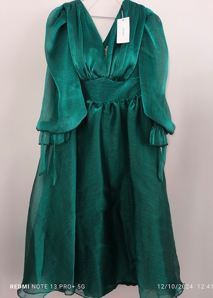 Yeşil abiye elbise - Görsel 3