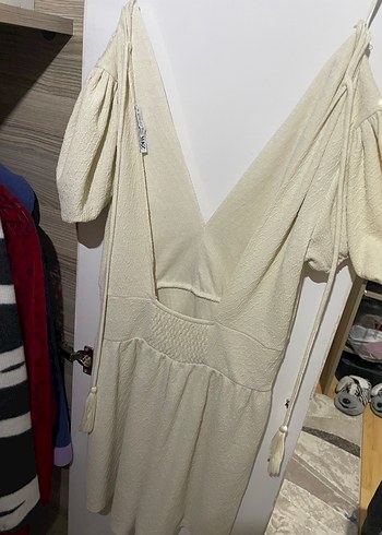 Kısa balon kollu v yaka
 tulum - Görsel 4