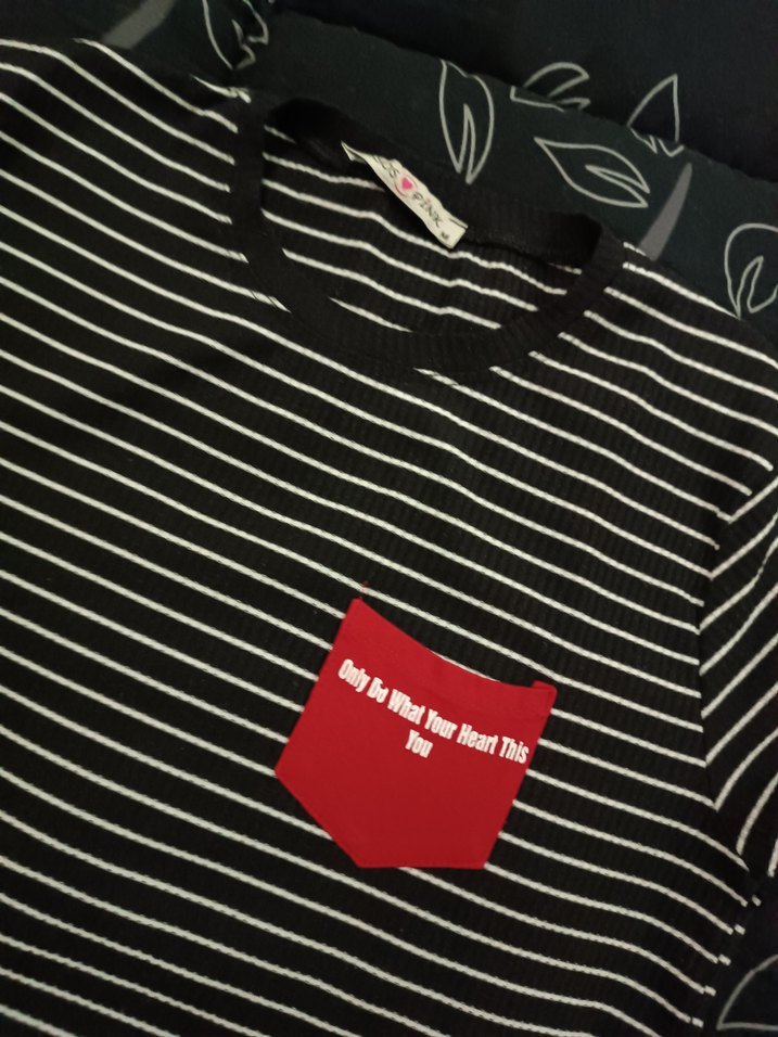 Çizgili Siyah tişört - Görsel 2