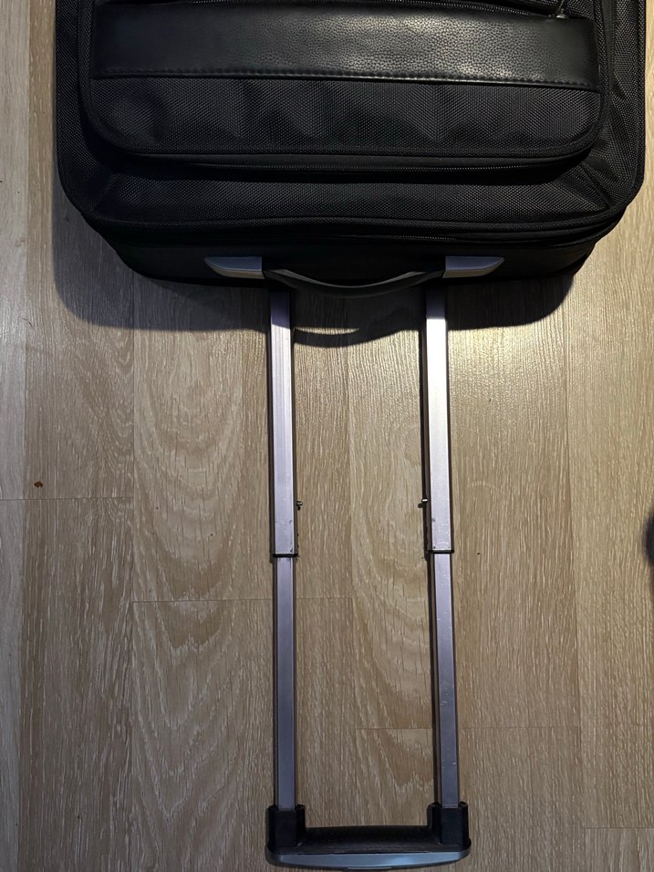 Küçük Boy Siyah Kabin Boy Valiz - Görsel 4