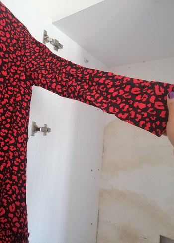 Kırmızı V Yaka Uzun Kollu Midi Elbise - Görsel 2