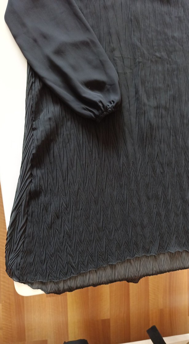 Siyah Piliseli diz boyu, şifon Elbise - Görsel 3