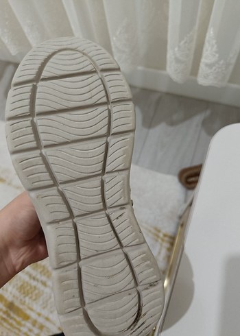 37 Beden Bej Tüylü Dolgu Topuk Kadın Bot