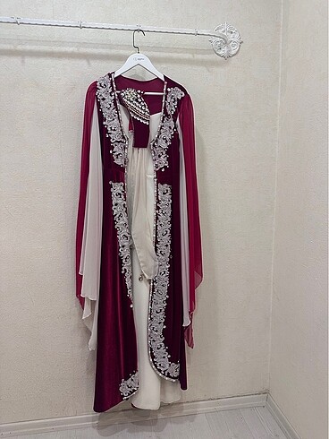 Diğer Asaletin ve İhtişamın Simgesi: Kadife Kırmızı Kaftan