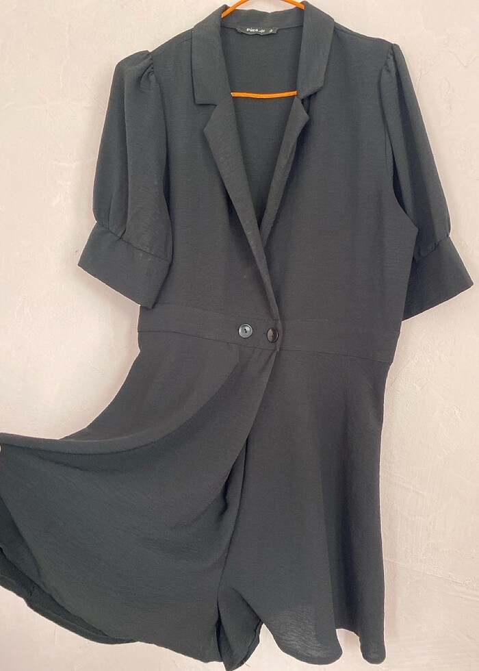 Siyah şortlu elbise - Görsel 3