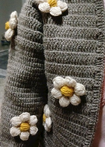 Gri Çiçek Nakışlı Örgü Kız Hırka - Görsel 3