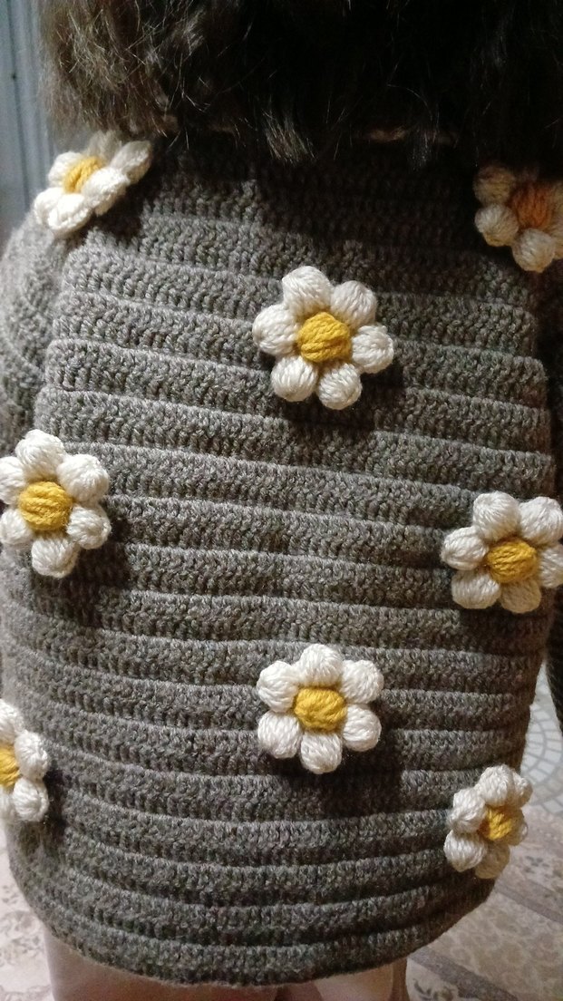 Gri Çiçek Nakışlı Örgü Kız Hırka - Görsel 2