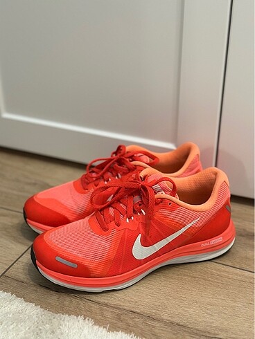 Nike spor ayakkabı