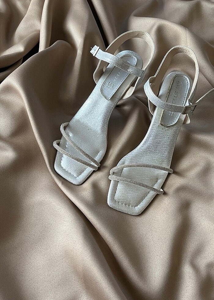 Taşlı Topuklu Ayakkabı - Görsel 4