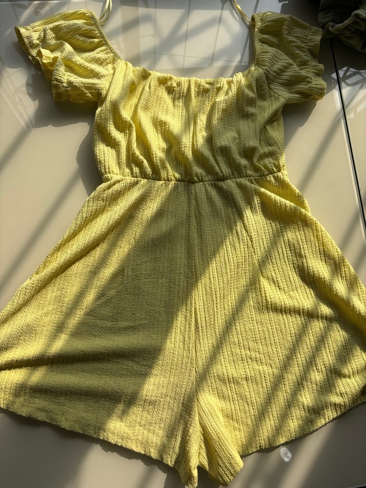 Sarı Keten Mini Tulum Fırfırlı - Görsel 4