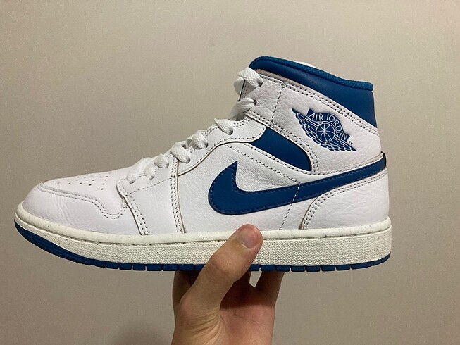 Air Jordan 1 Mid