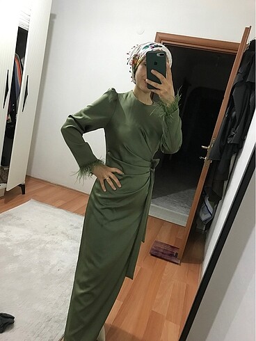 Hiç giyilmedi başka aldığım için bunu satıyorum