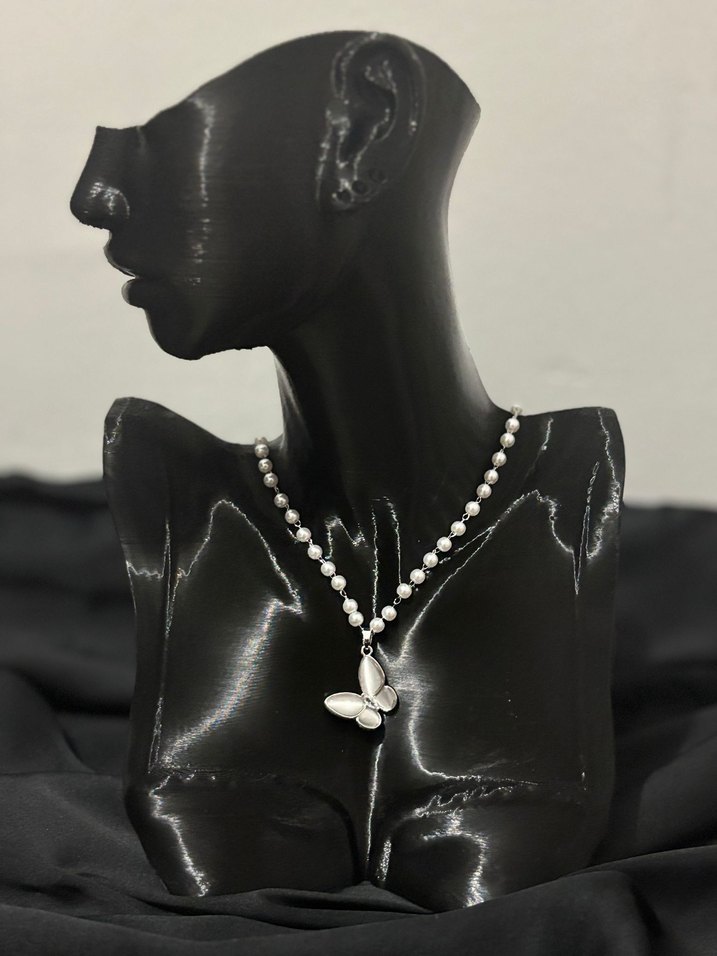 Beyaz Boncuklu Kelebek Kolye - Görsel 3