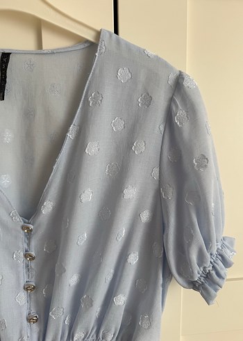 Mavi V Yaka Kısa Kollu Düğmeli Bluz - Görsel 3