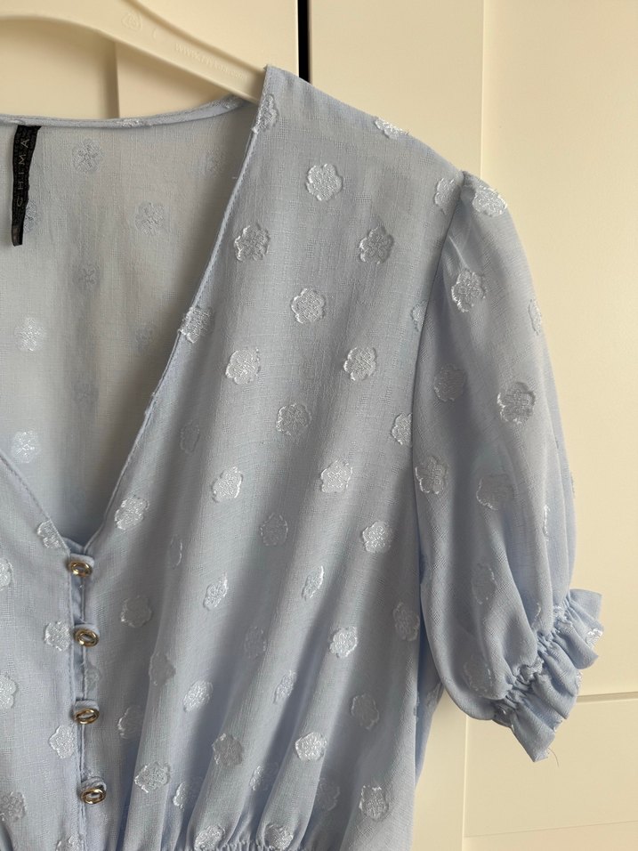 Mavi V Yaka Kısa Kollu Düğmeli Bluz - Görsel 4