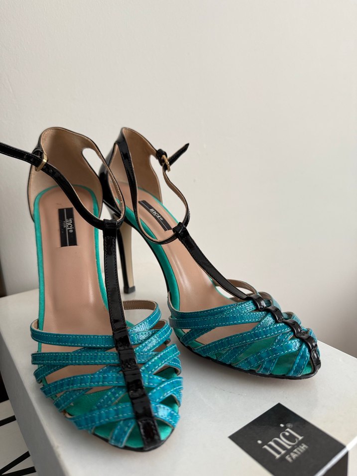 Turkuaz Yılan Desenli Tokalı Stiletto Topuklu Ayakkabı - Görsel 2