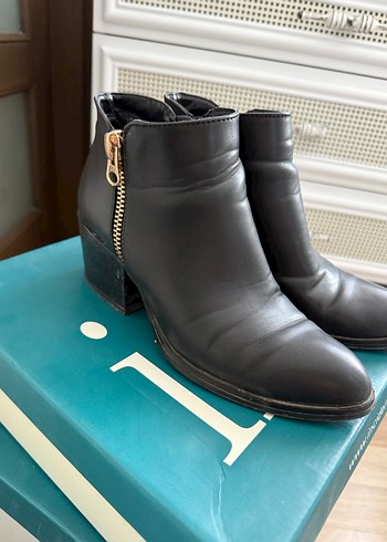 Siyah Deri Kadın Topuklu Bot inci - Görsel 3