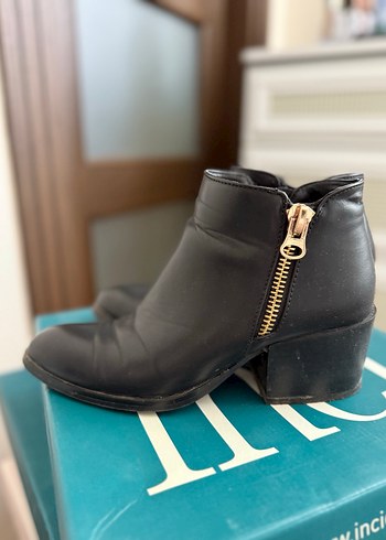 Siyah Deri Kadın Topuklu Bot inci - Görsel 2