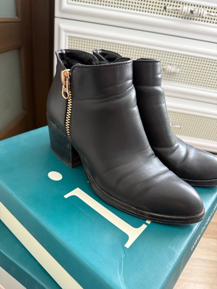 Siyah Deri Kadın Topuklu Bot inci - Görsel 3