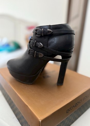 Siyah Deri Platform Topuklu Kemerli Kadın Bootie bot - Görsel 3