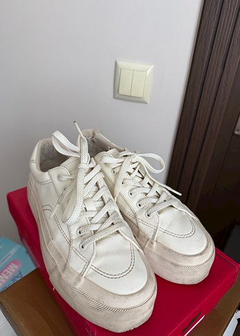 Beyaz Minimalist Kadın Zara Spor Ayakkabı - Görsel 4