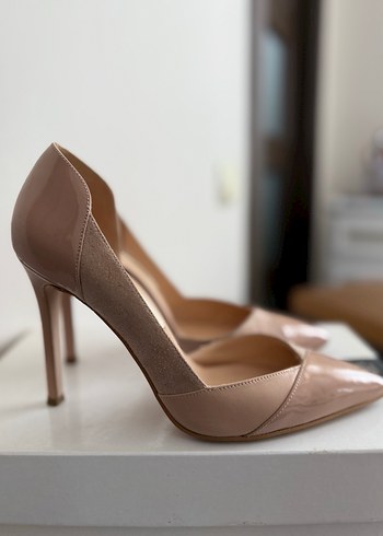 Bej Süet ve Rugan Stiletto Topuklu Kadın Ayakkabı - Görsel 3