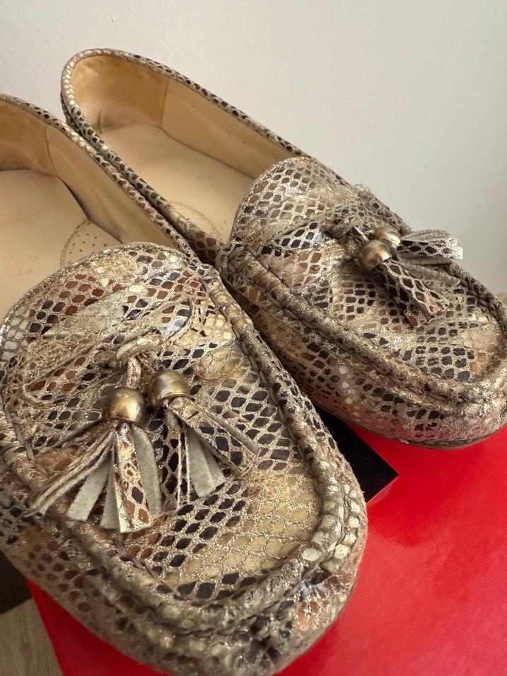 Kahverengi Gri Yılan Desenli Deri Püsküllü Dolgu Topuk - Görsel 2