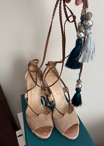 Bej Süet Bağcıklı Stiletto Topuklu Kadın Ayakkabı - Görsel 4