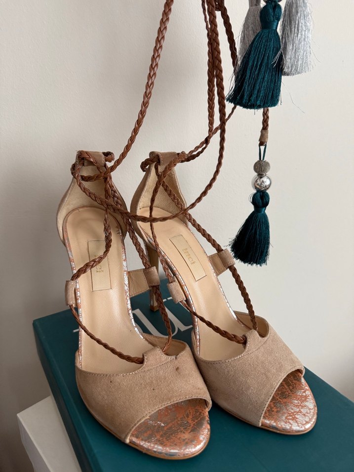 Bej Süet Bağcıklı Stiletto Topuklu Kadın Ayakkabı - Görsel 2