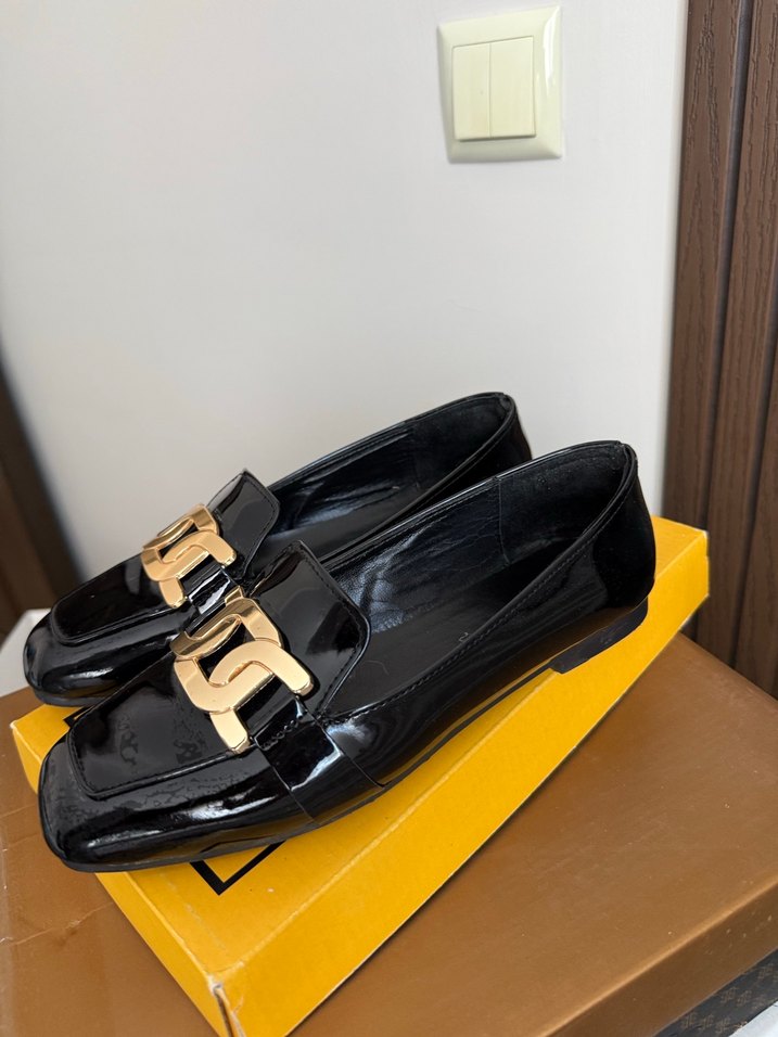 Altın Tokalı Siyah Rugan Kadın Loafer - Görsel 2