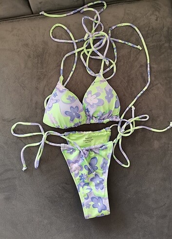 Bershka Bikini Takımı ve Pareo