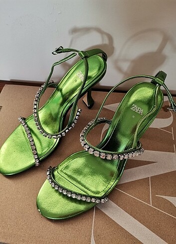 Zara Zara Taşlı Yeşil Topuklu