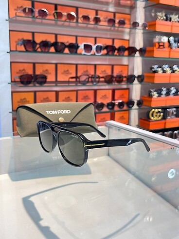  Beden TOM FORD
