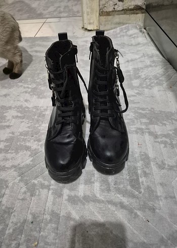 Siyah Deri Tokalı Yüksek Topuklu Goth Bot - Görsel 3