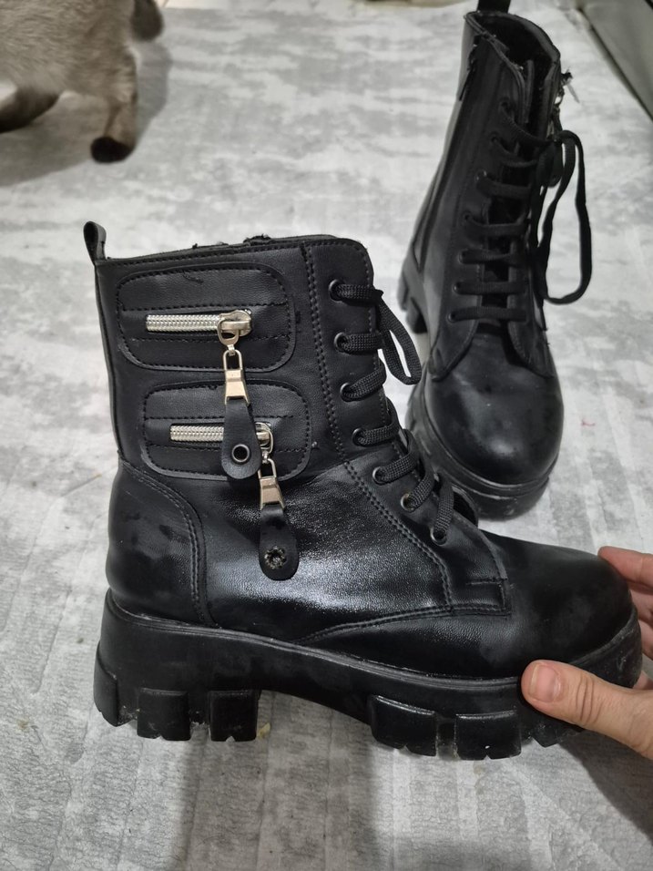 Siyah Deri Tokalı Yüksek Topuklu Goth Bot - Görsel 2