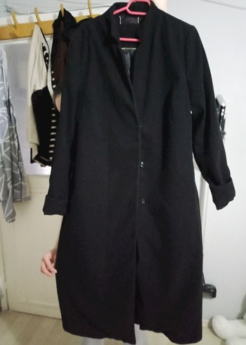 Siyah Düğmeli Uzun kaban - Görsel 2