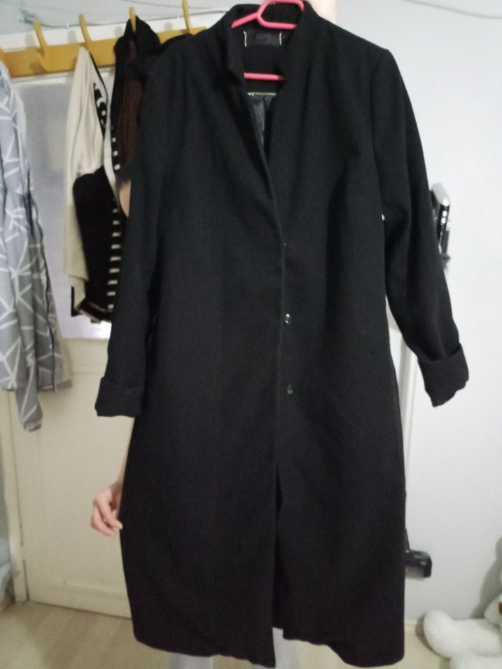 Siyah Düğmeli Uzun kaban - Görsel 2