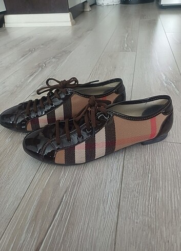 38 Beden kahverengi Renk Burberry şık ve özgün spor ayakkabi 38 numara
