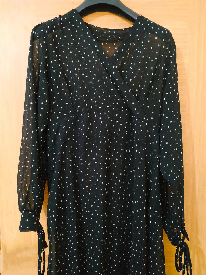 Uzun Kollu Siyah Puantiyeli Uzun Elbise - Görsel 2