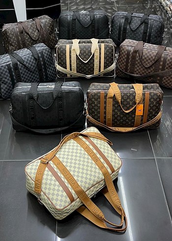 Louis Vuitton Sik Ve Pratik Monogramli Seyahat Cantasi