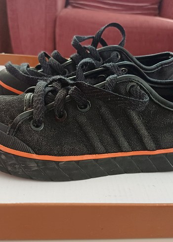 31 Beden Siyah Bağcıklı Erkek Çocuk Spor Ayakkabı