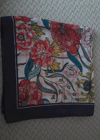 Çiçek Desenli Renkli Pileli Kadın Fular - Görsel 5