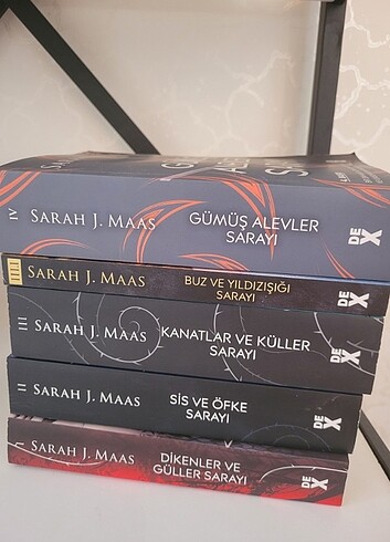 Dikenler ve Güller Sarayı Set